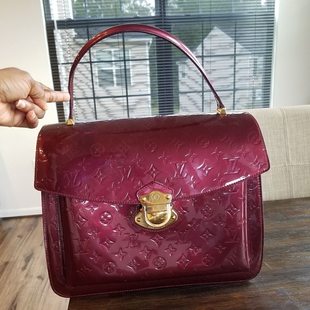 Louis Vuitton  - Picture 2 of 14